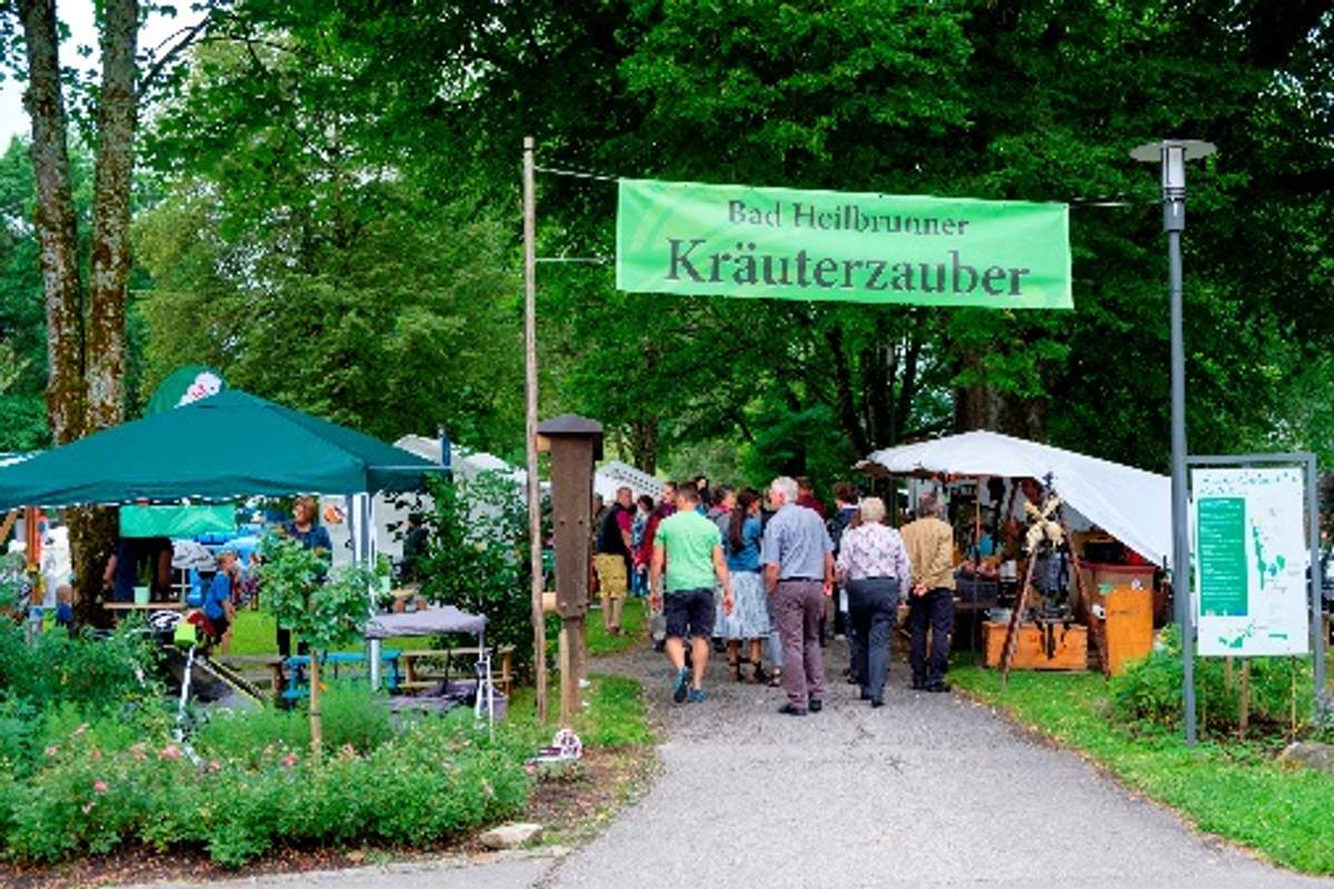 Kräuterzauber im Tölzer Land, Bad Heilbrunn feiert ein Fest der Sinne!
